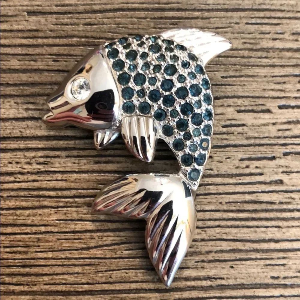 Vintage NAPIER Blue Rhinestone Fish Pin Silvertone